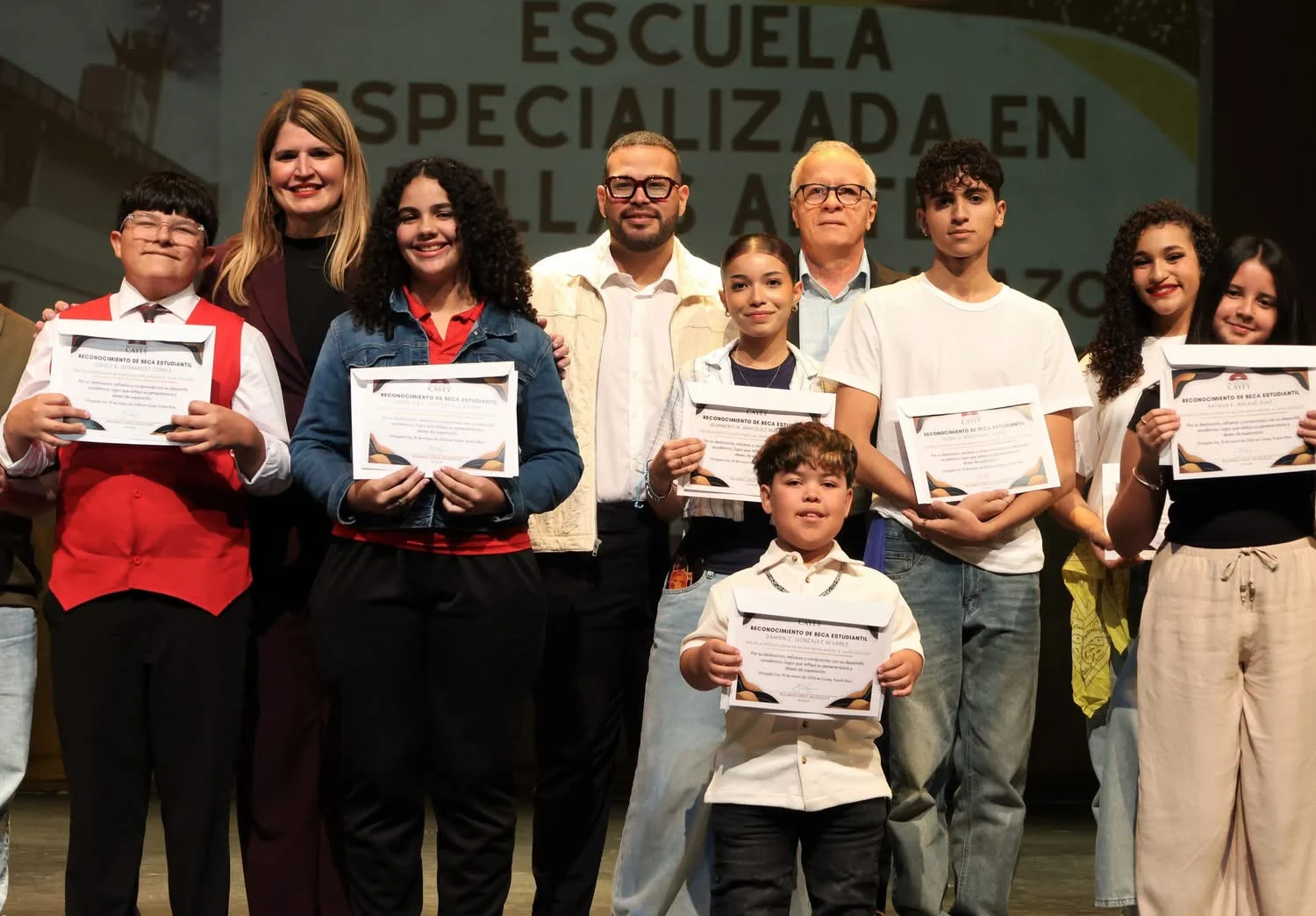 Cayey reconoce a sus alumnos con las  Becas en Reconocimiento a la Superación Académica