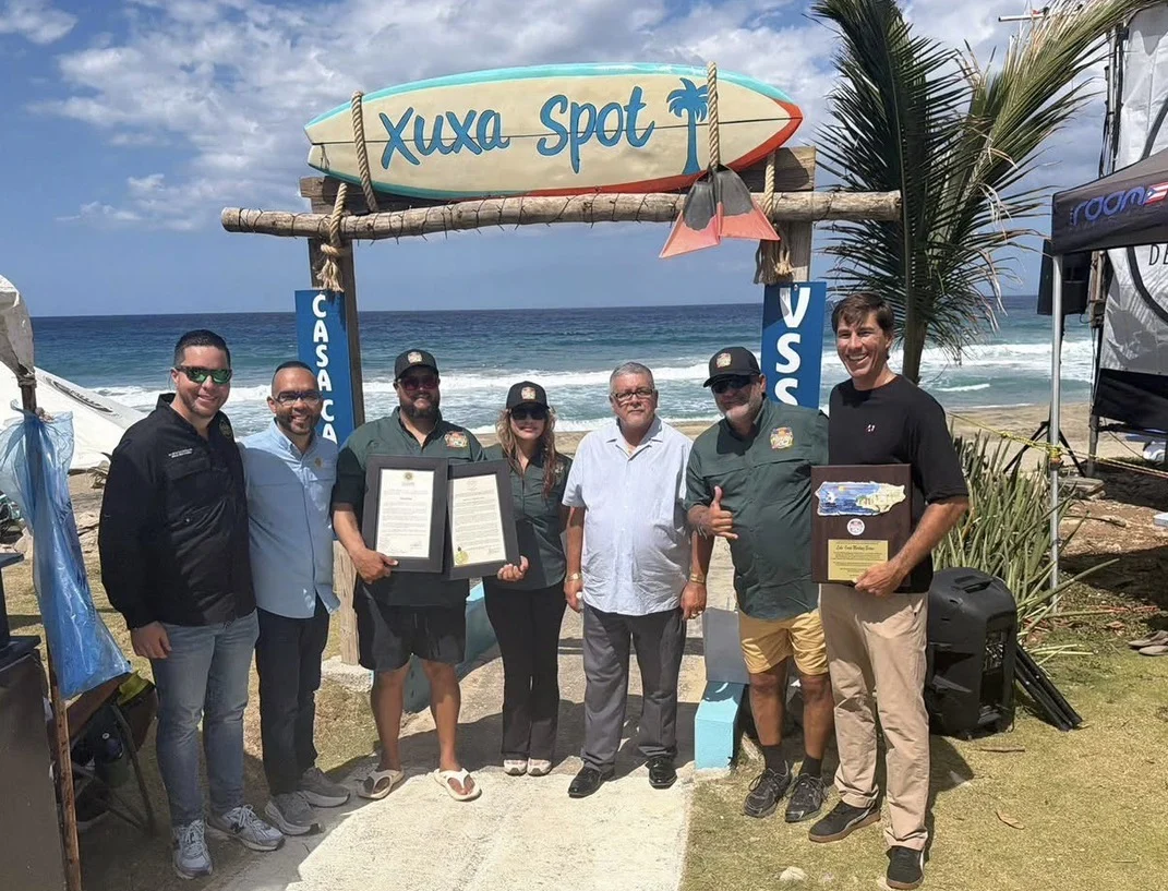 Arecibo se consolida como la capital del oleaje