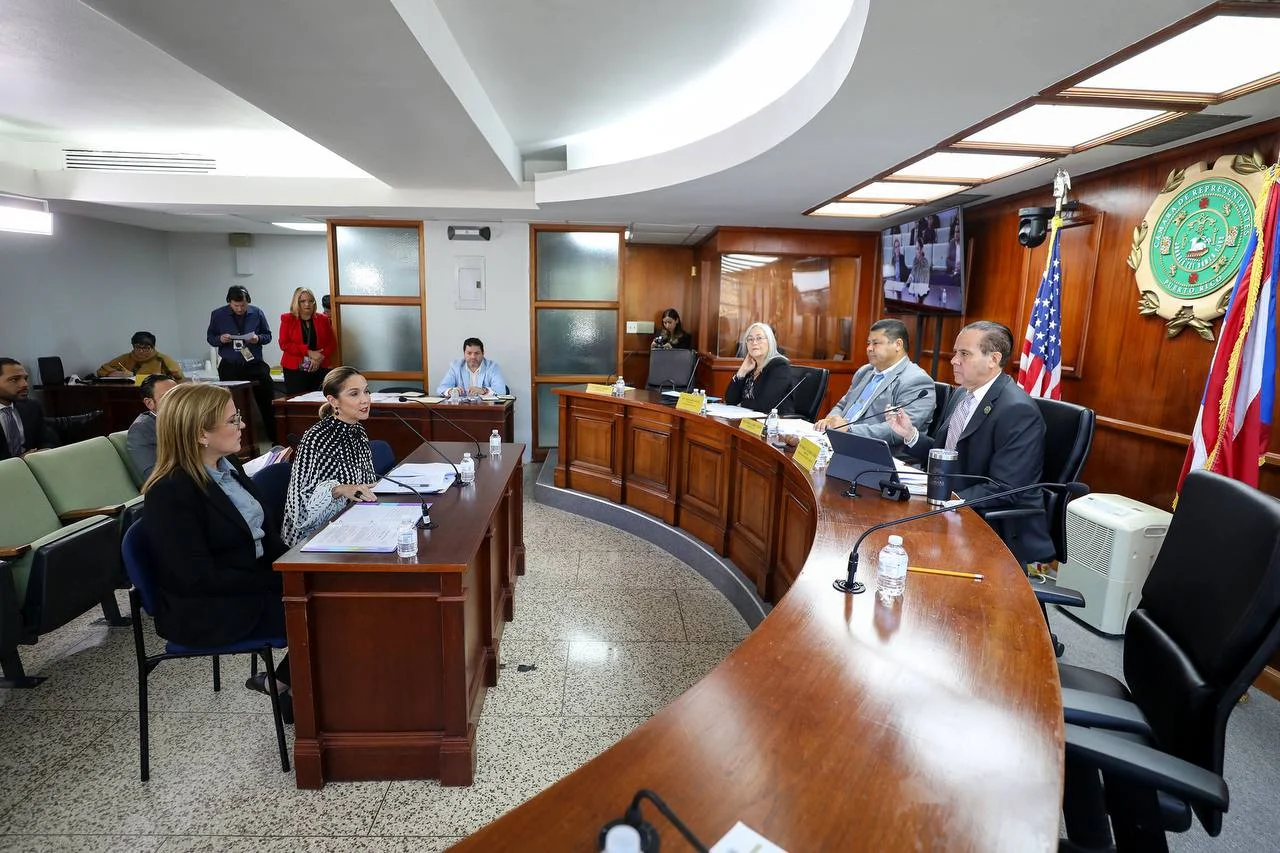 Apoyan medida para abrir los servicios financieros a la industria de cannabis