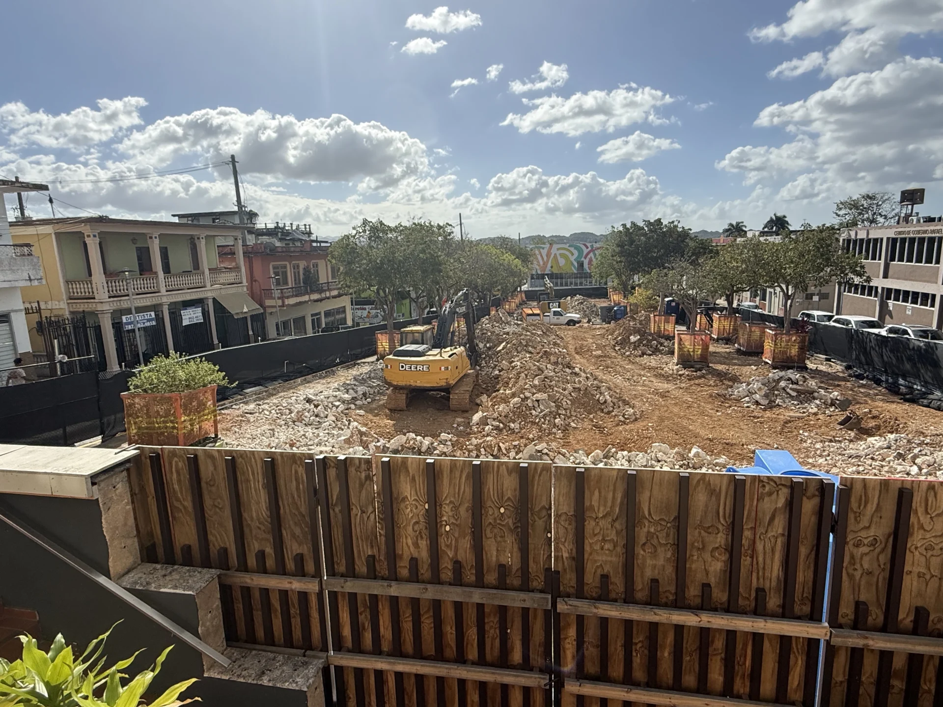 Avanza remodelación de la plaza pública de Morovis