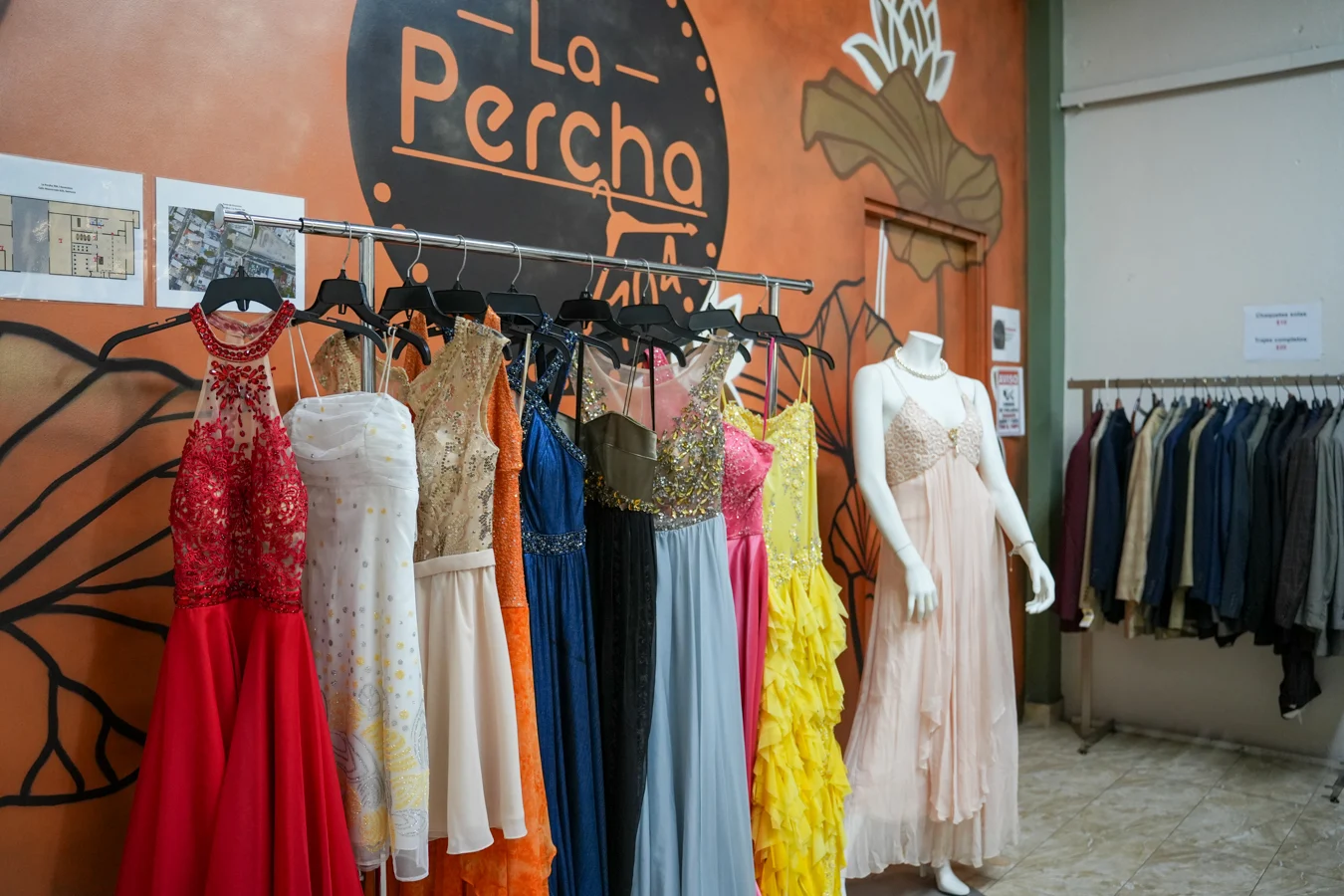 “La Percha 704” de La Fondita de Jesús donará trajes de “prom” a jóvenes graduandos de escasos recursos