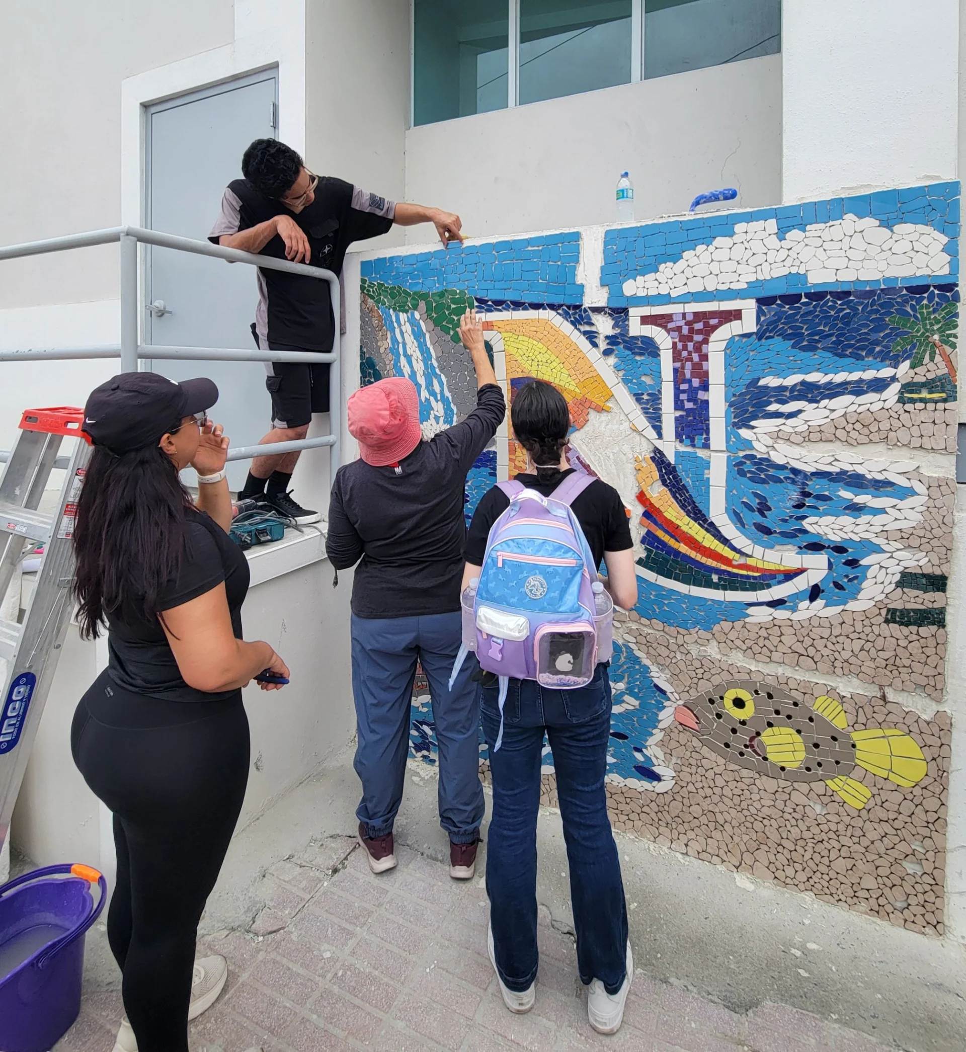 Capacitación que deja huella: participantes crean mural para su  comunidad en Naguabo