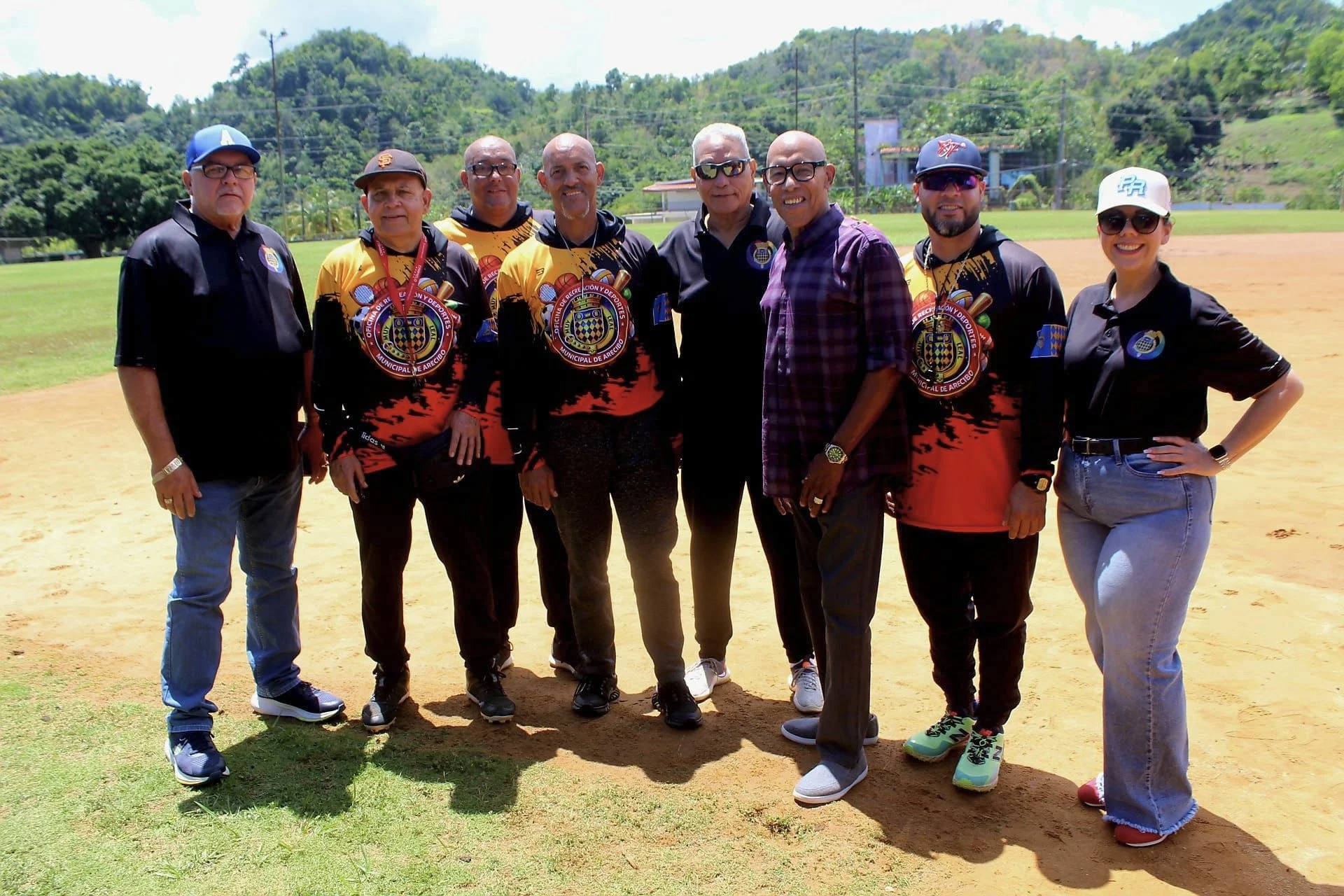 Arecibo honra a Cándido Maldonado en la tercera clínica “Formando Peloteros del Futuro”