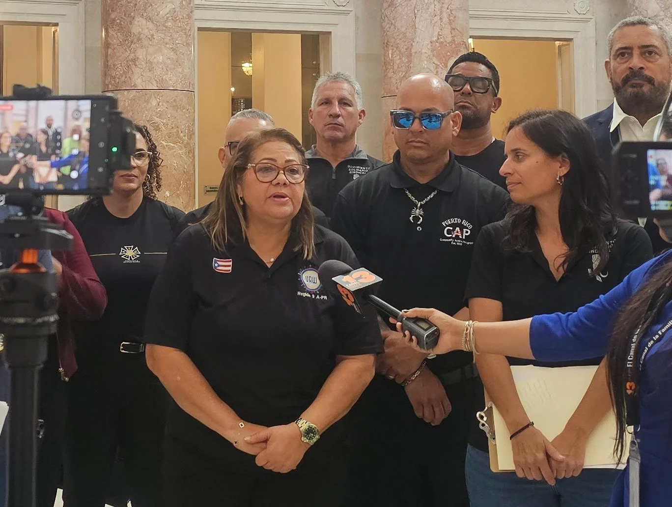 Decenas de Sindicatos entregan carta en el Capitolio contra proyecto que elimina la Ley del Salario mínimo