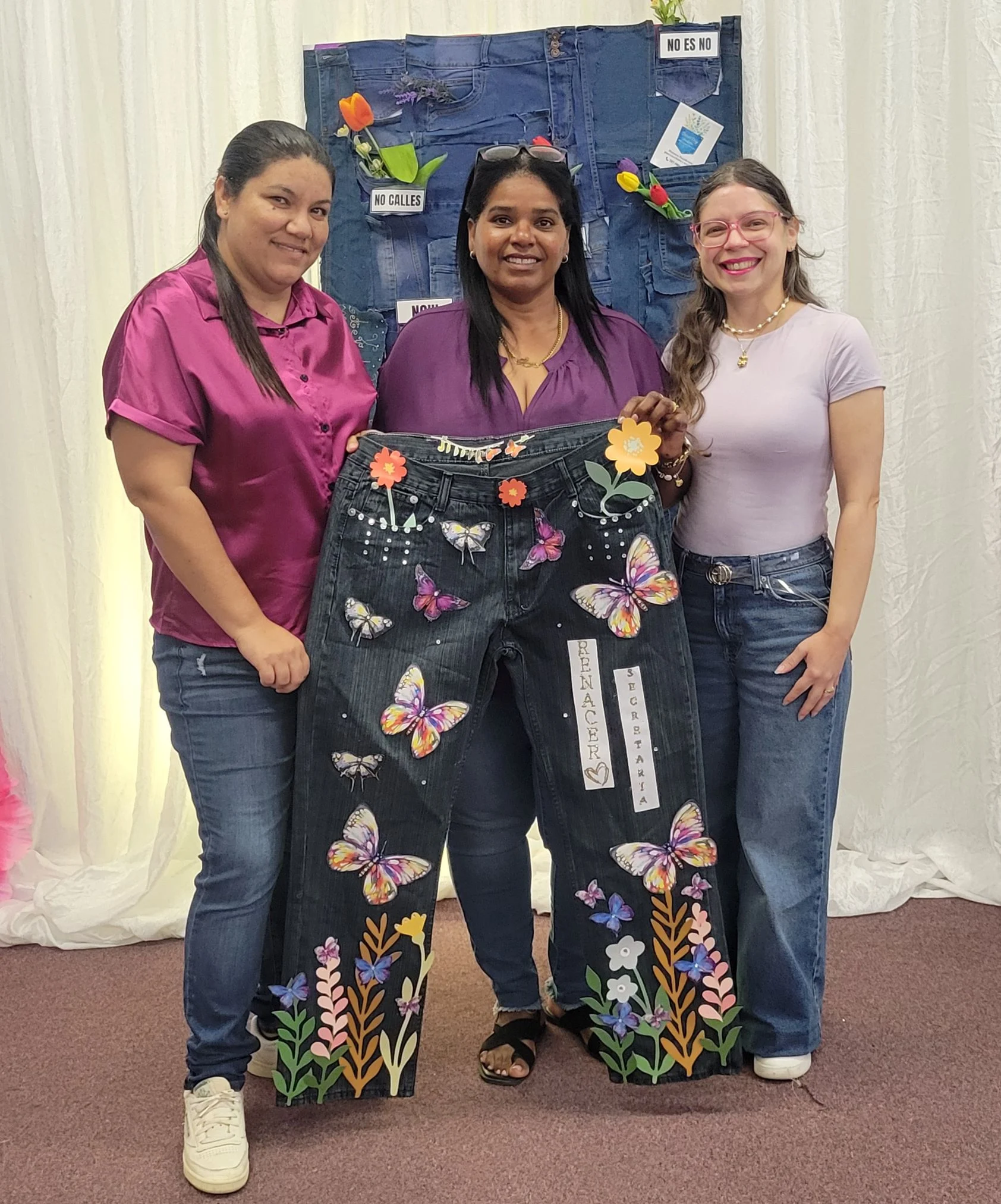 Ceiba se une al Denim Day con mensajes de conciencia y apoyo a  sobrevivientes de violencia