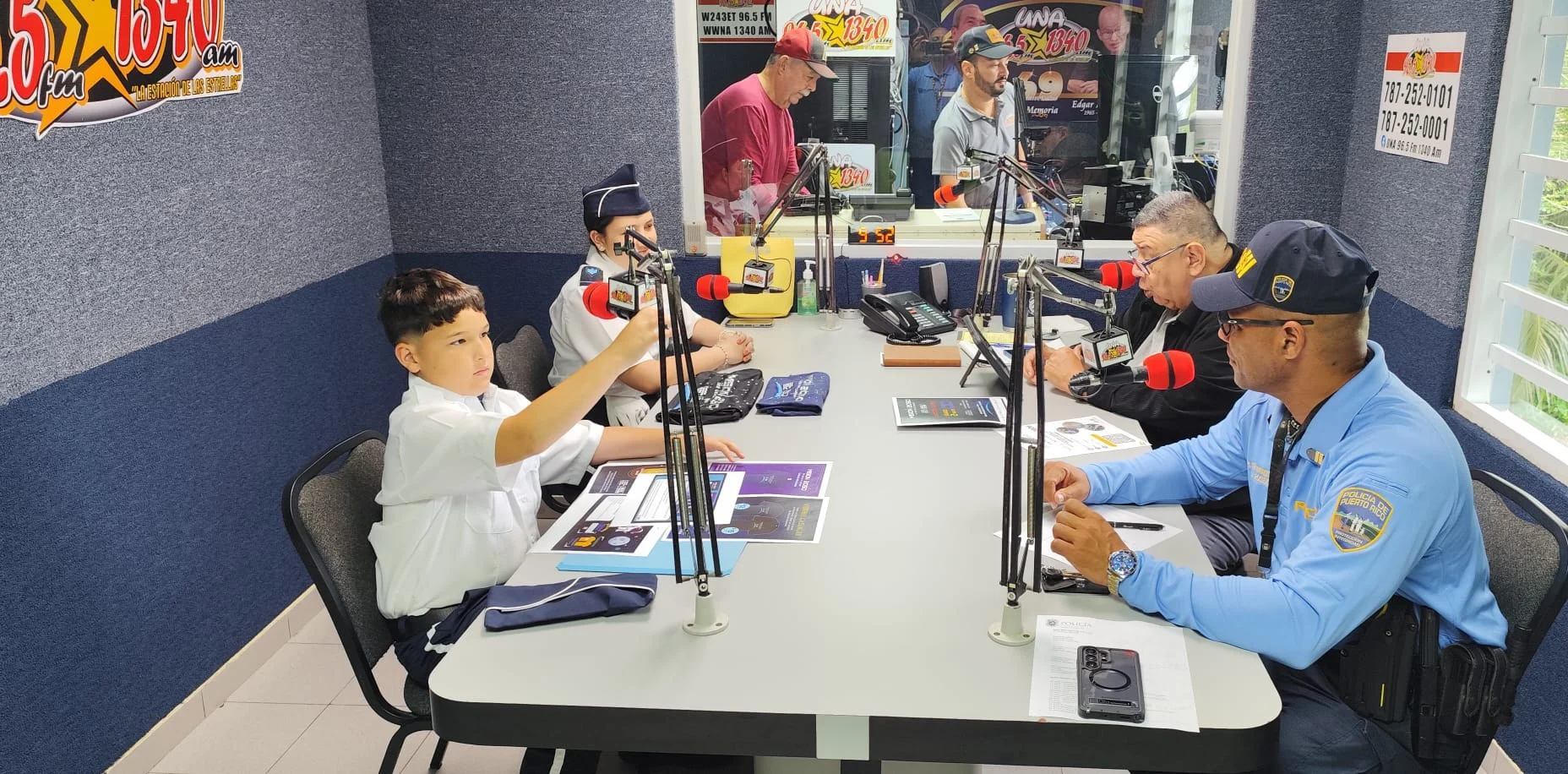 Policía promueve iniciativa benéfica junto a la niñez en Aguadilla