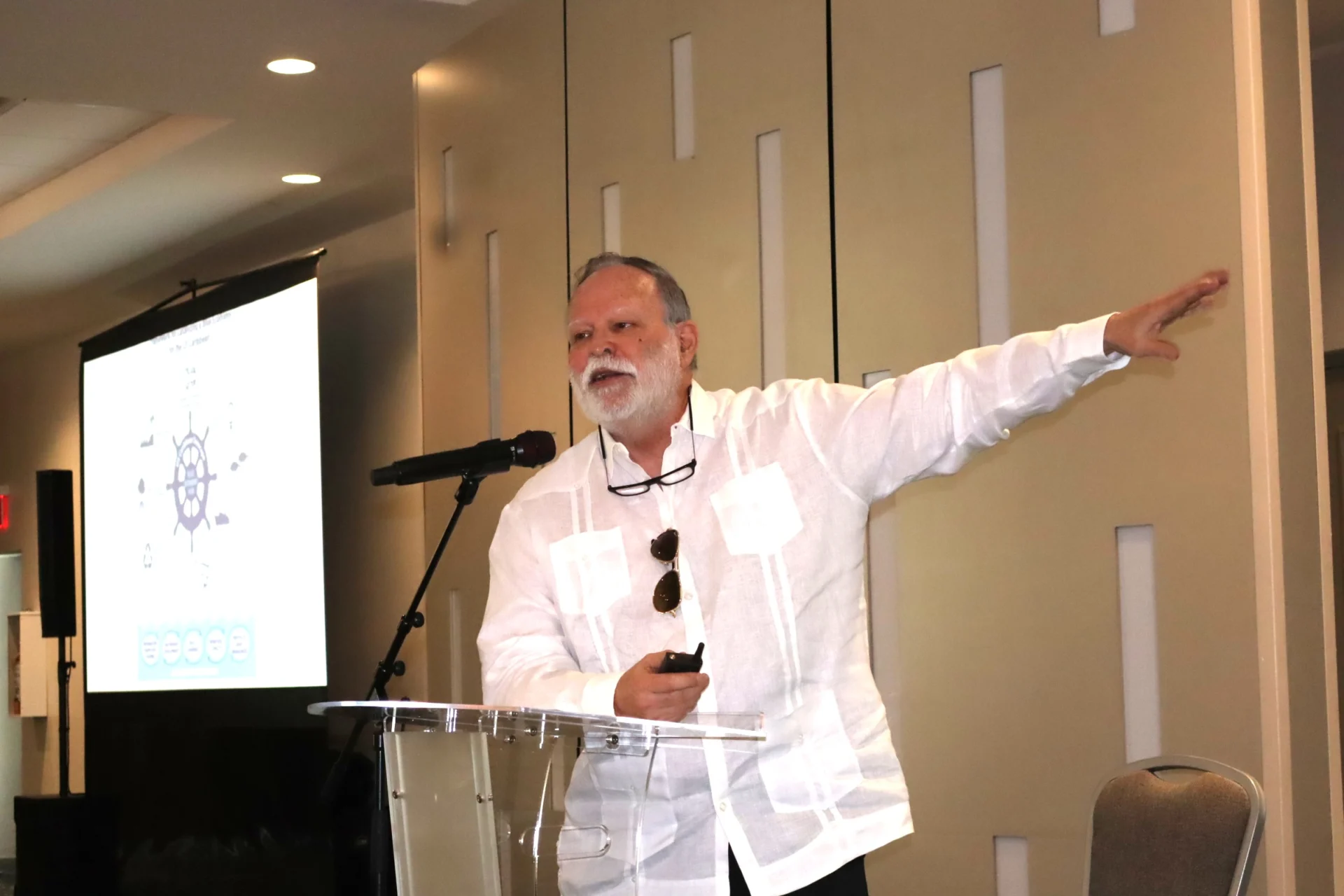 Debate sobre permisos y desarrollo costero marca apertura de Congreso de Economía Azul