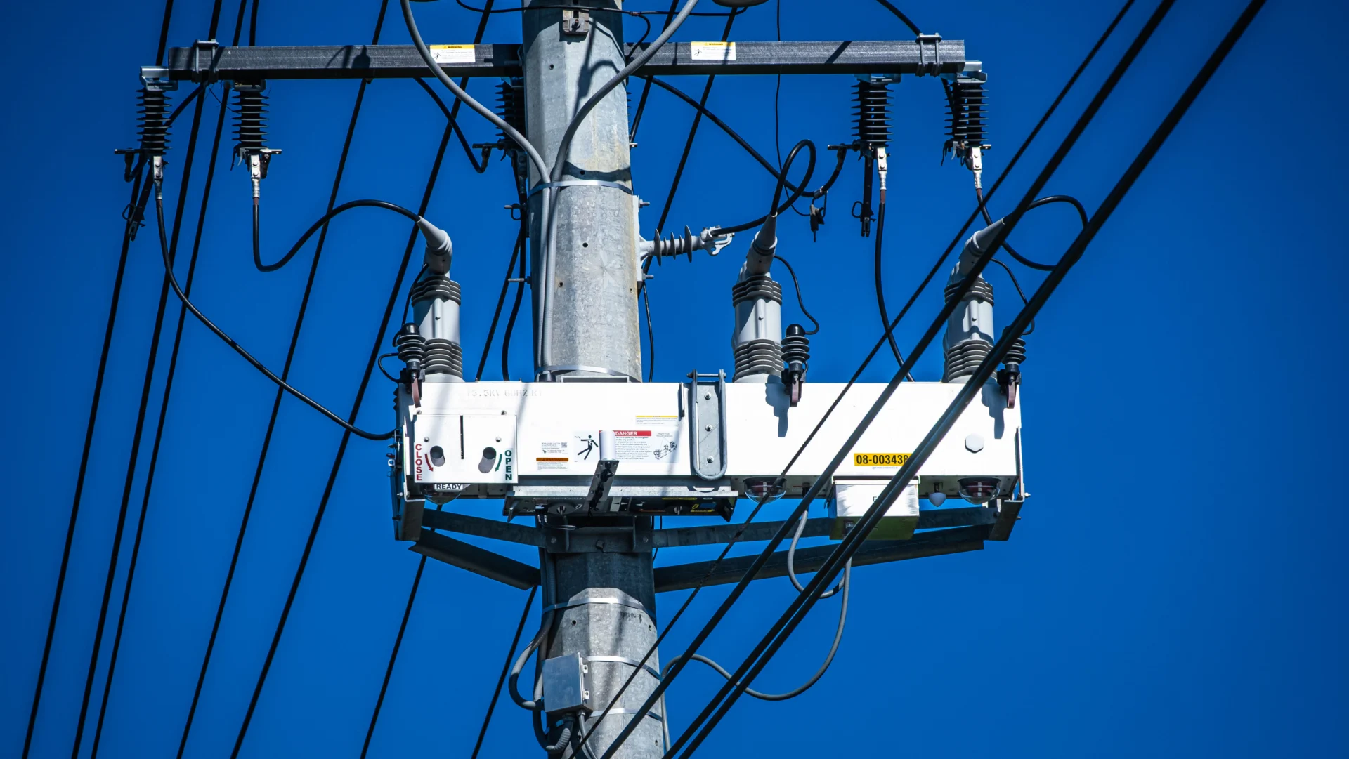 Avanza modernización del sistema eléctrico con tecnologías que mejoran la respuesta ante interrupciones