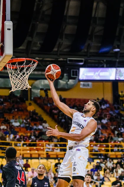 Capitanes dominan a los Piratas en el debut de Timoty Soares