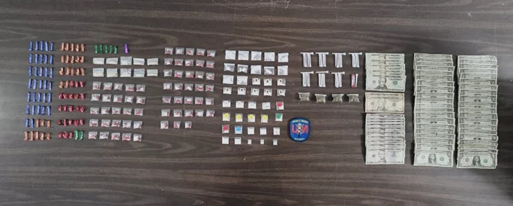 Hallazgos de sustancias controladas y de un caimán