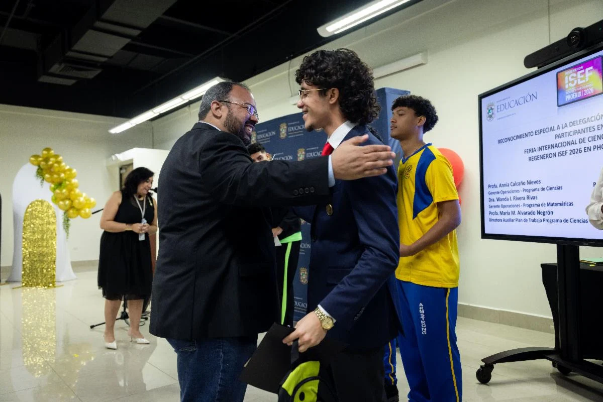 DEPR otorga becas de tres mil dólares a 26 estudiantes de 15 escuelas públicas para representar a Puerto Rico en feria internacional de ciencias