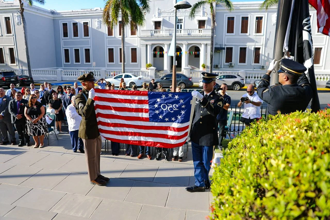 Puerto Rico reconoce el sacrificio de sus veteranos durante ceremonia del Día de la Recordación