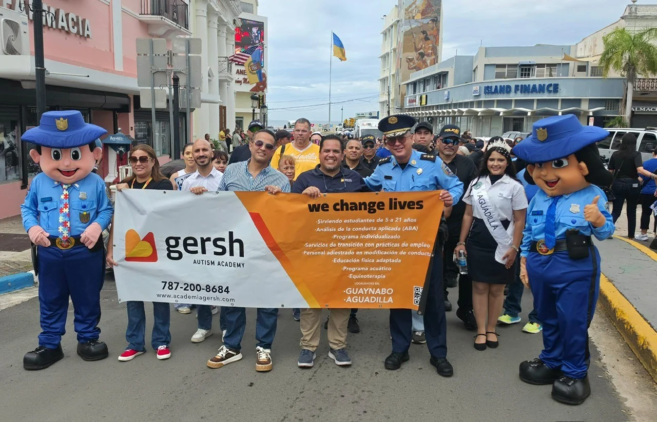 Entre uniformes y esperanza: Aguadilla celebra su primera marcha de autismo