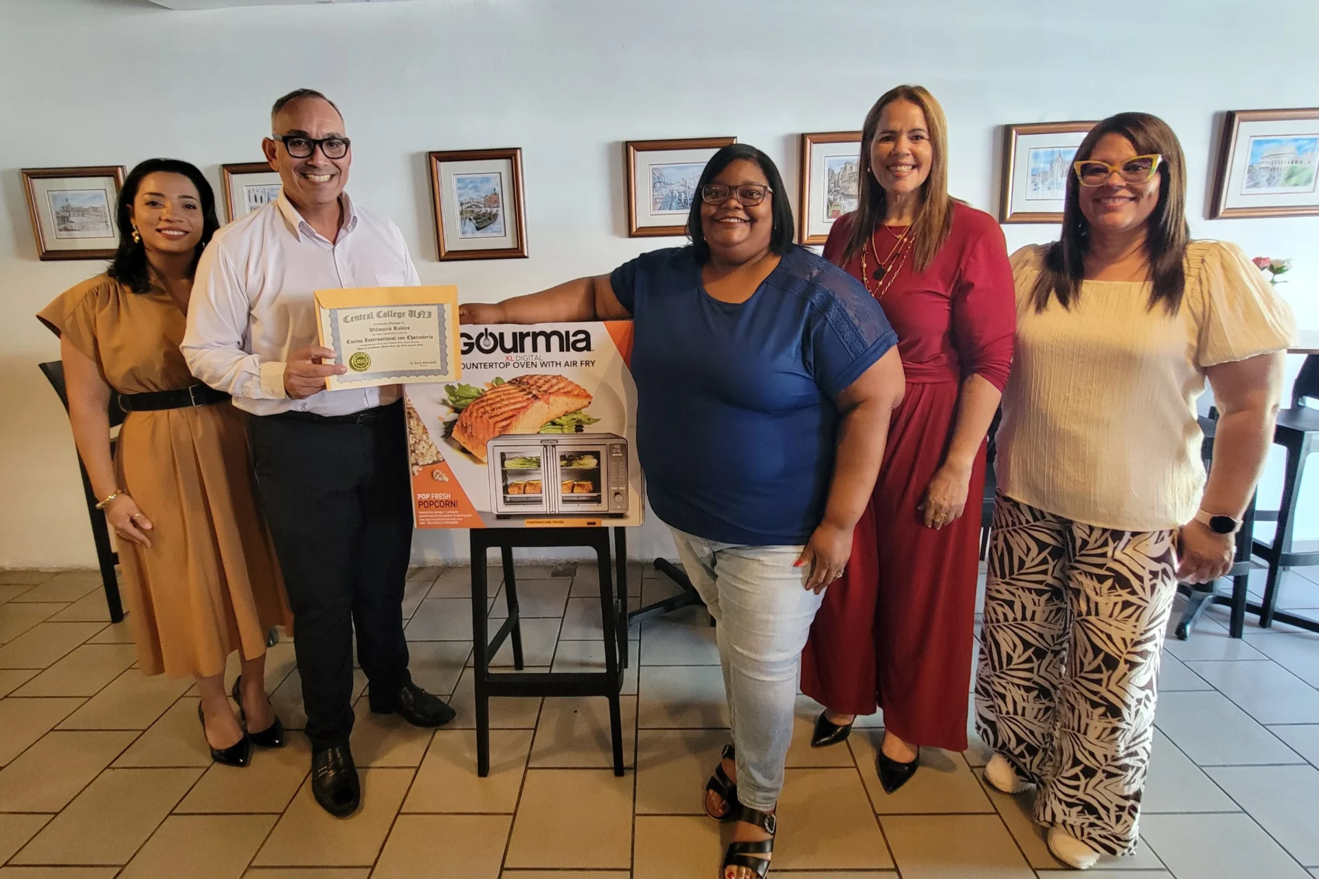 Participantes culminan exitosamente curso de Cocina Internacional con  Charcutería en Canóvanas