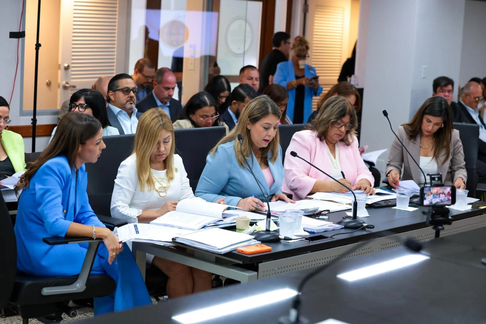 Departamento de la Familia repasa presupuesto de gastos vigente y recomendado para el AF 2026-27