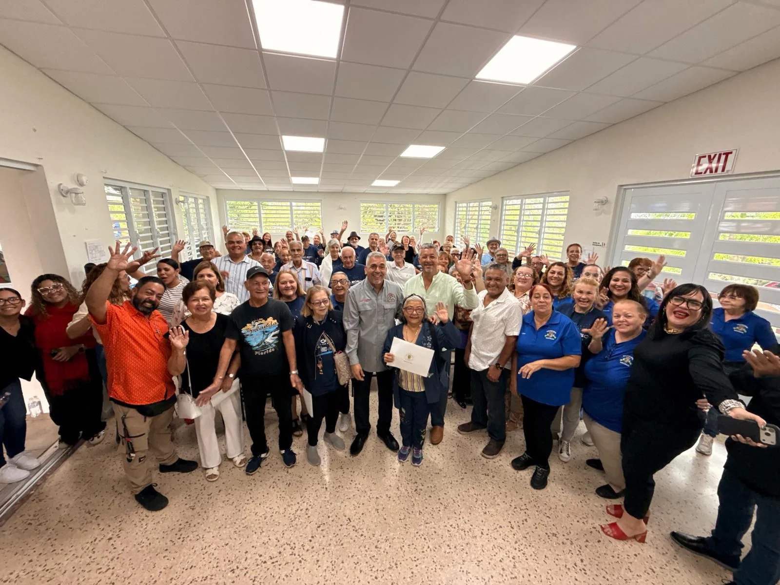 Legislatura Municipal y Alcalde conmemoran el Día de Homenaje a las Personas de Edad Avanzada con visita al centro Víctor M. Ávila