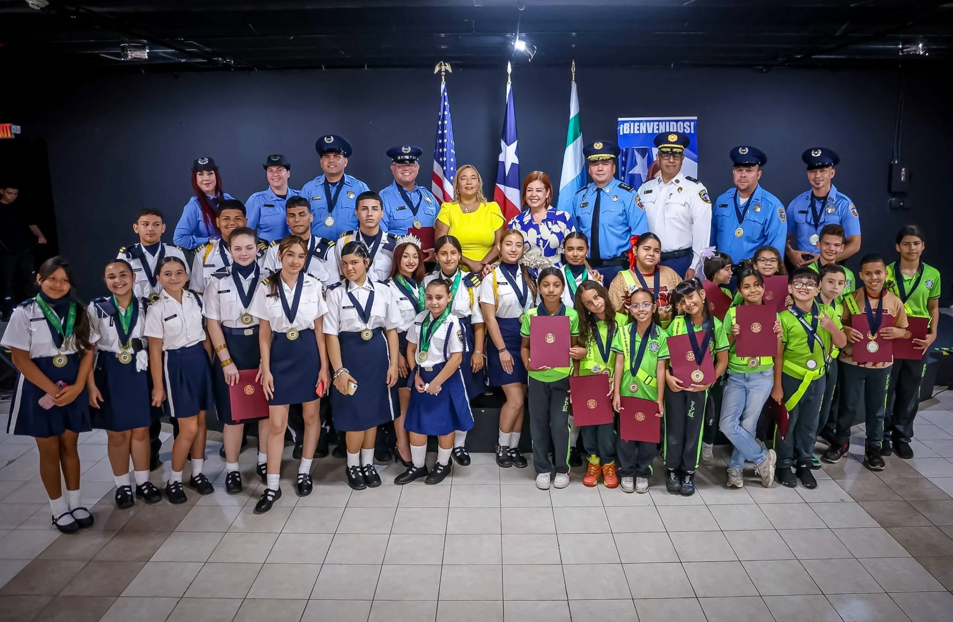 Senado reconoce a jóvenes de la Liga Atlética Policiaca en emotiva actividad en Vega Alta