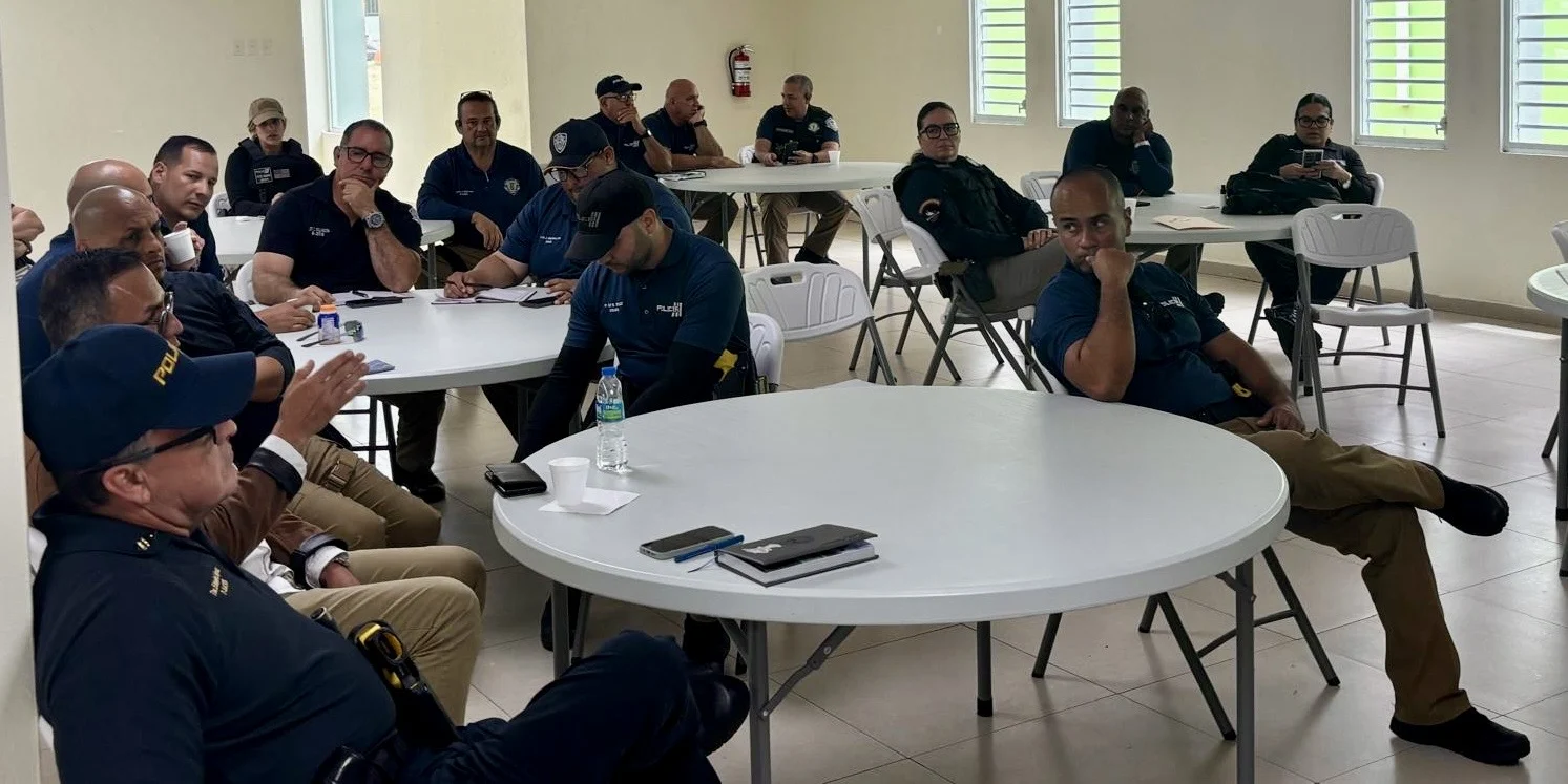 Capacitan agentes de la Policía Municipal de Hatillo en derechos civiles y en cómo evitar el abuso de poder