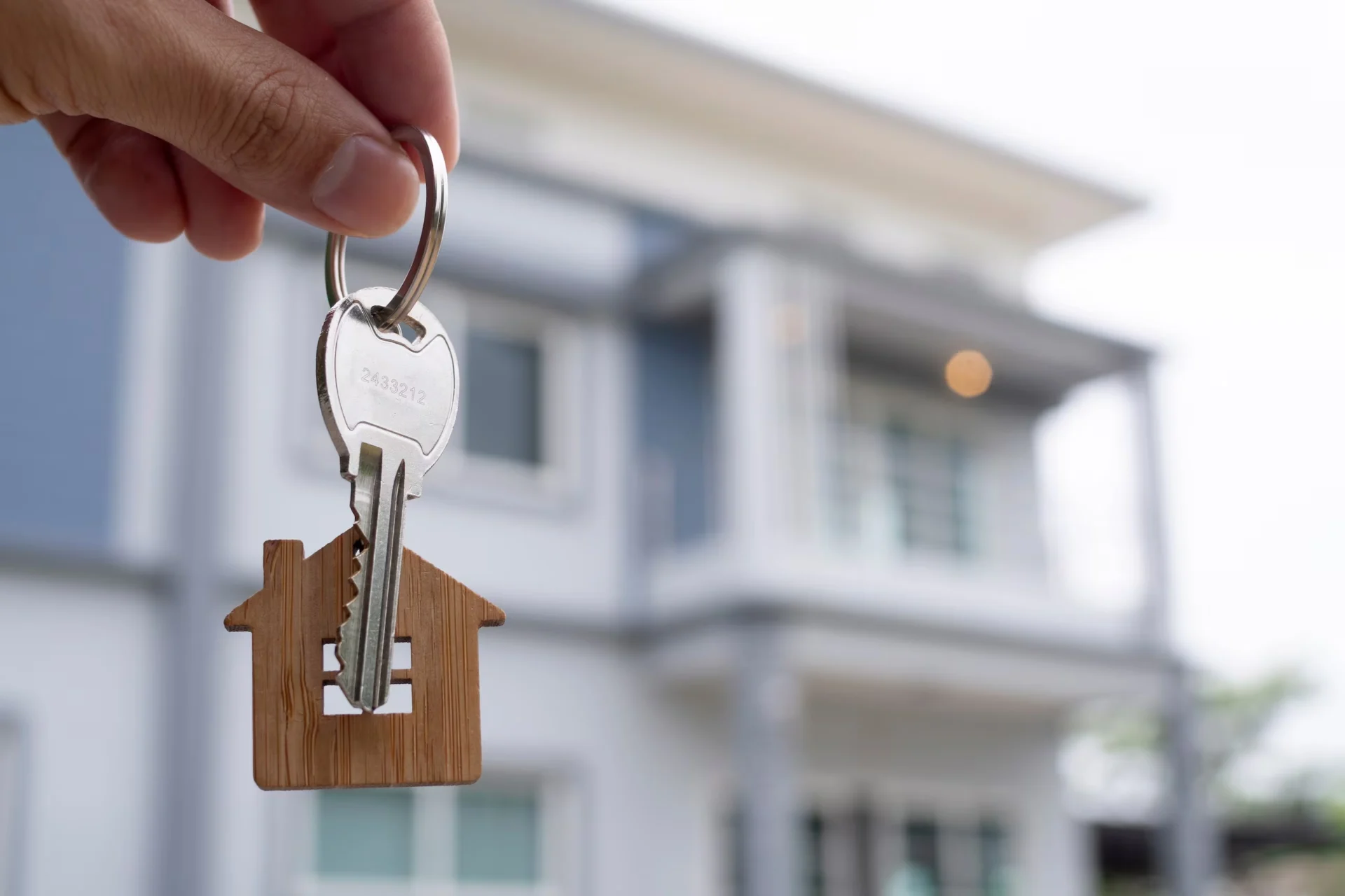 Orientan en Ciales sobre ayudas para la compra de una casa