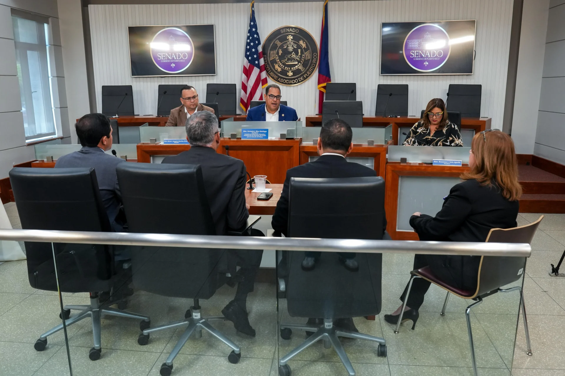 Comisión senatorial evalúa procesos administrativos, cumplimiento y supervisión de recursos federales asignados a Puerto Rico