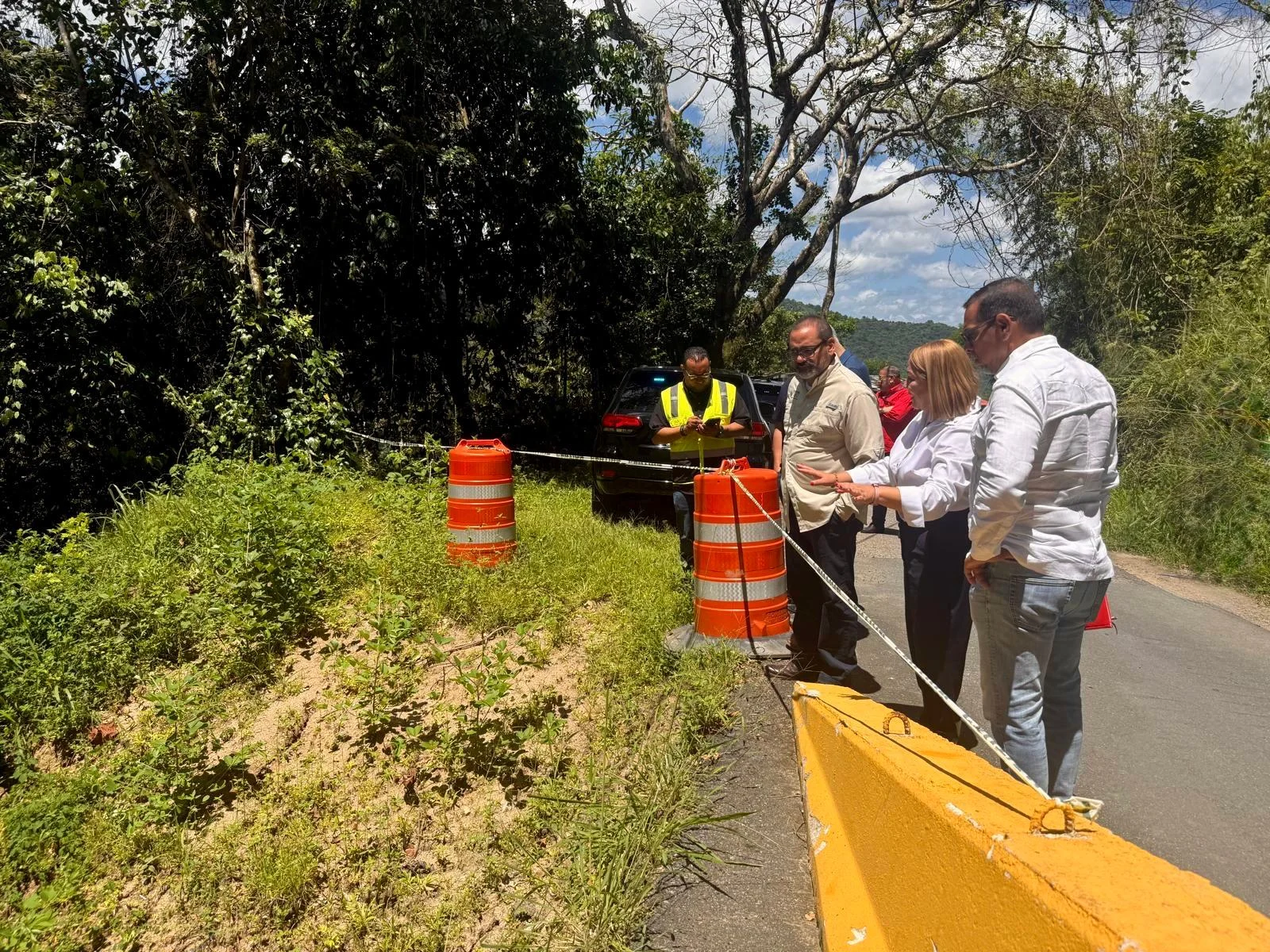 Alcaldesa de Morovis y Director Ejecutivo de COR3 inspeccionan proyectos claves para agilizar su desarrollo