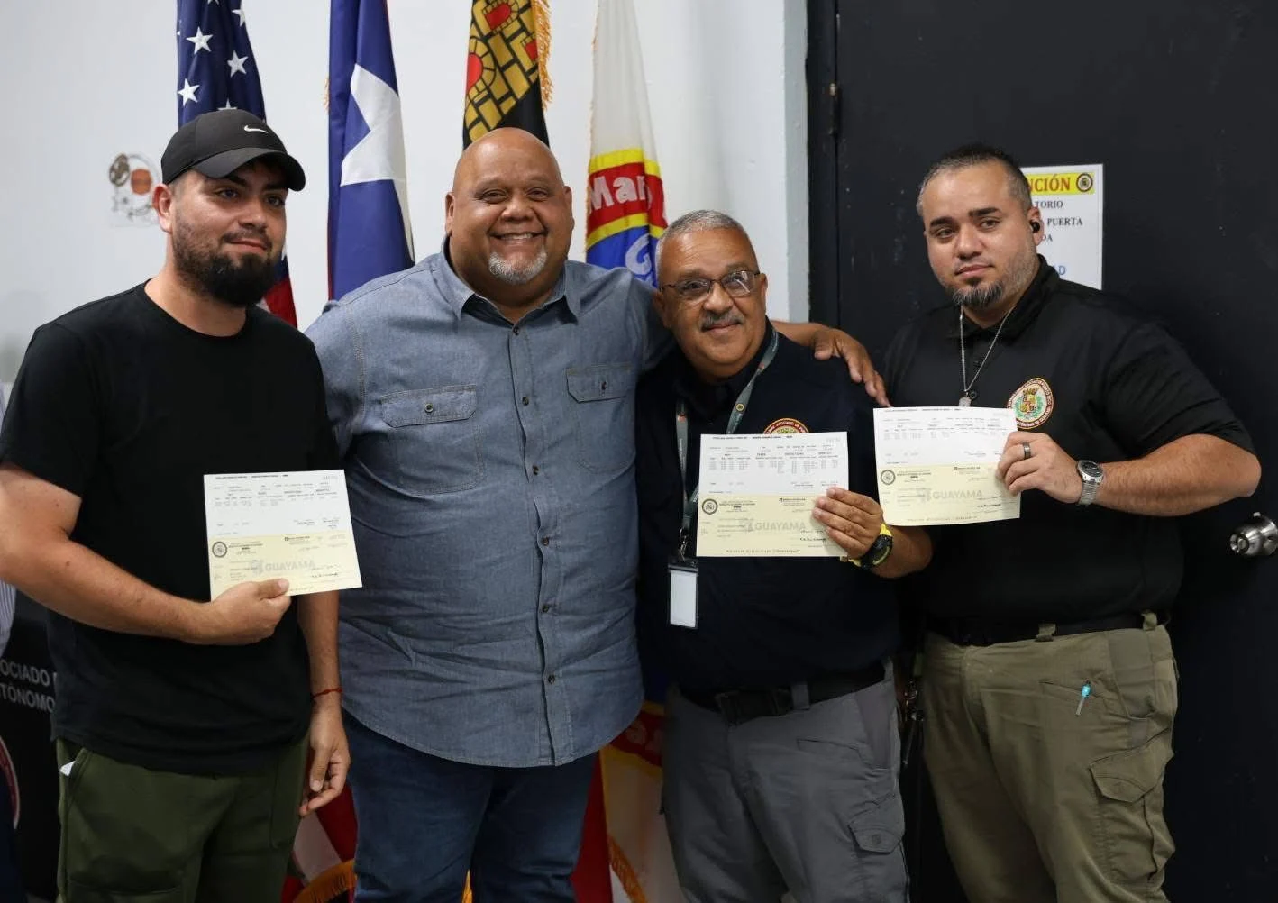 Empleados de Emergencias Médicas y OMME de Guayama reciben incentivo económico