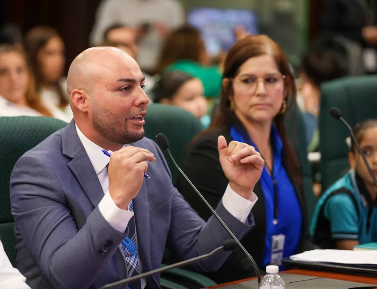 Departamento de Educación destaca avances y fortalecimiento de la seguridad escolar en las escuelas públicas