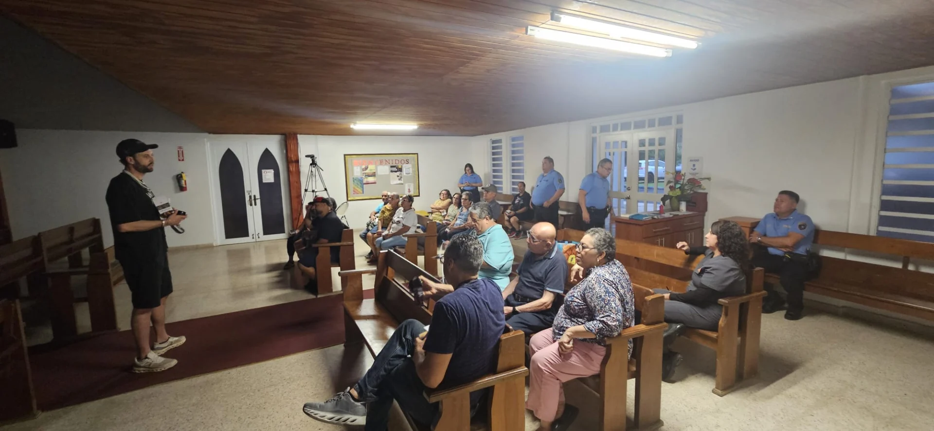 Policía fortalece lazos comunitarios en Moca y Aguada para prevenir el crimen