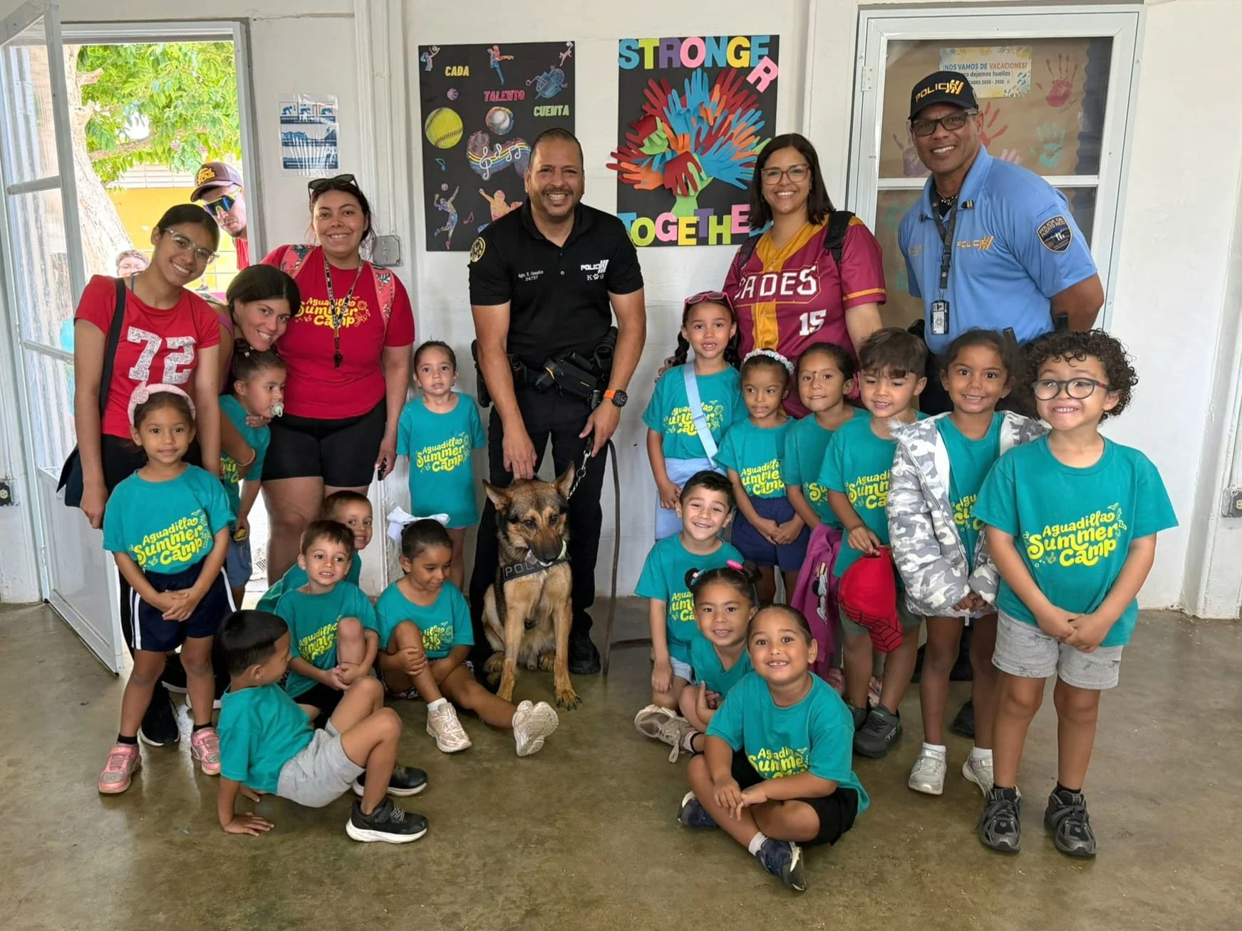 Liga Atlética Policiaca orienta a jóvenes sobre prevención de drogas en Aguadilla