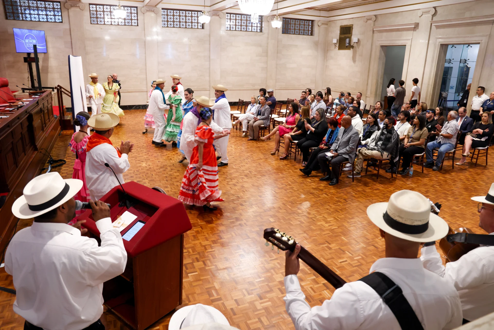 Senado celebra Feria de Turismo y Gastronomía para respaldar el desarrollo económico local