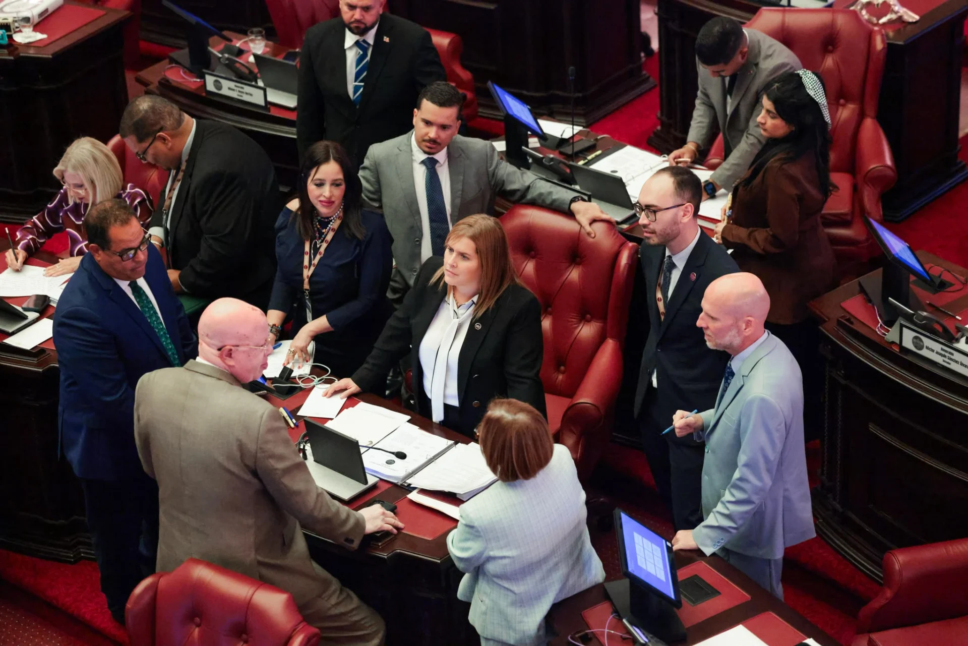 Senado avala medidas del presidente senatorial sobre salario de maestros, protección a la niñez y ampliar beneficios a veteranos