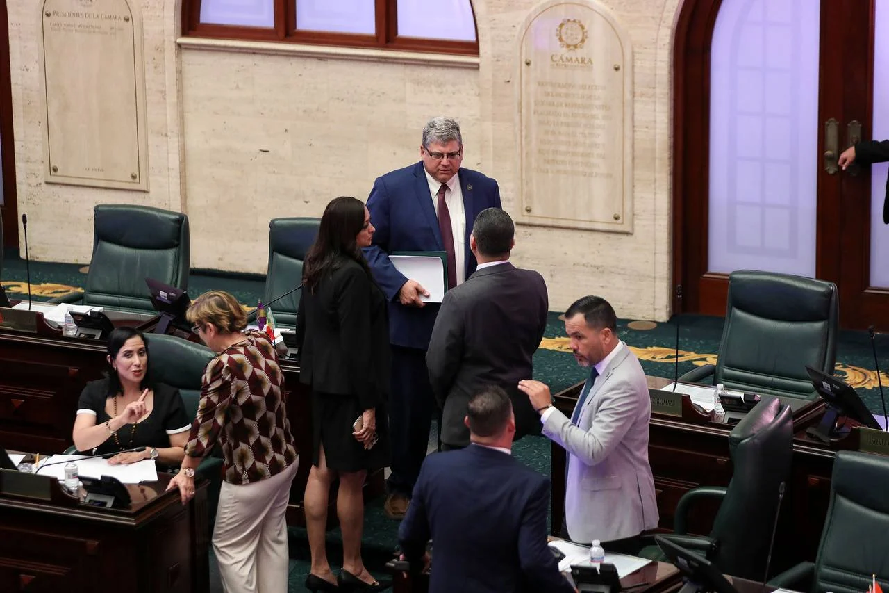 Cámara aprueba aumento de multas por obstruir el paso a vehículos de  emergencia