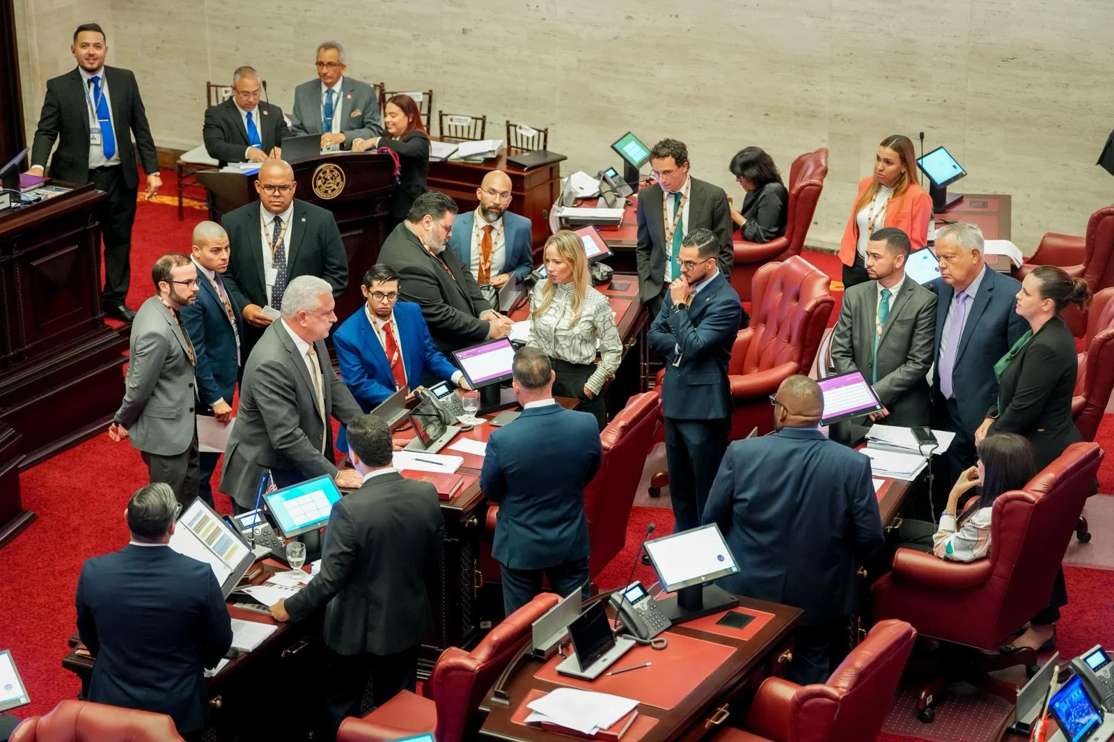 Senado aprueba medida para tipificar como delito grave las amenazas de divulgar contenido íntimo sin consentimiento