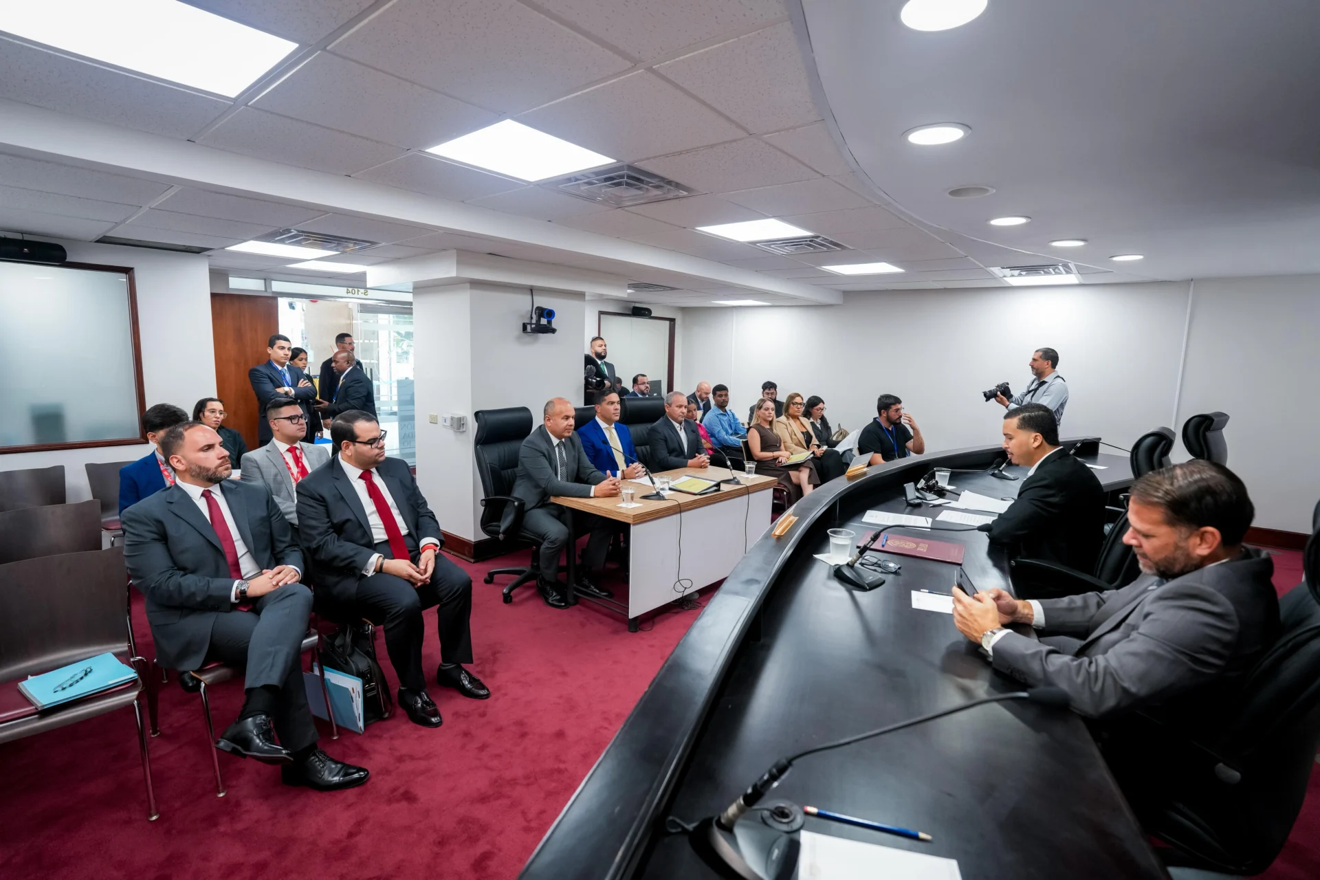 Senado evalúa avances tecnológicos y modernización de la Comisión Estatal de Elecciones