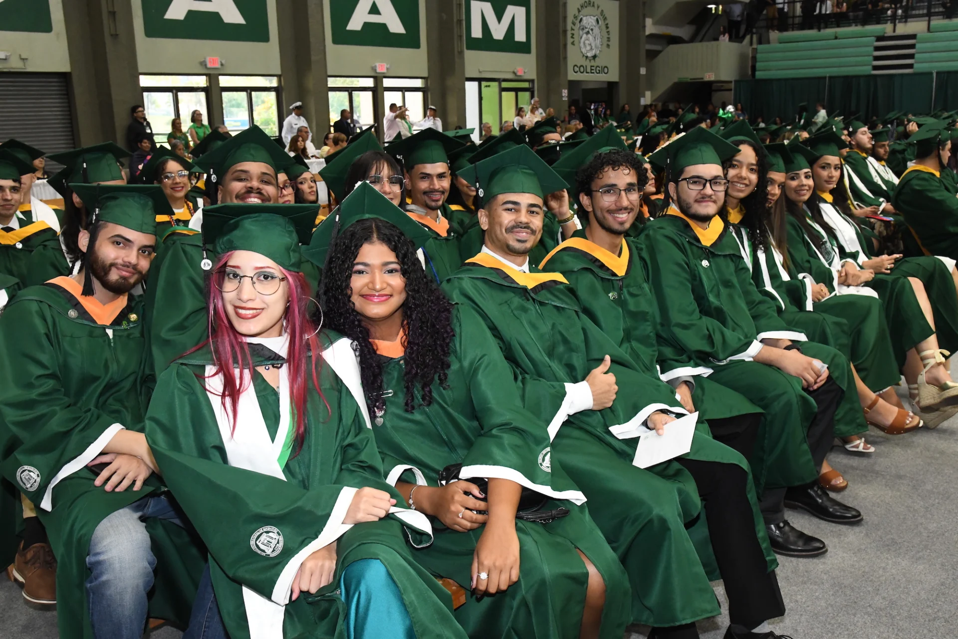 RUM celebra su centésima decimotercera graduación con 1,715 graduandos