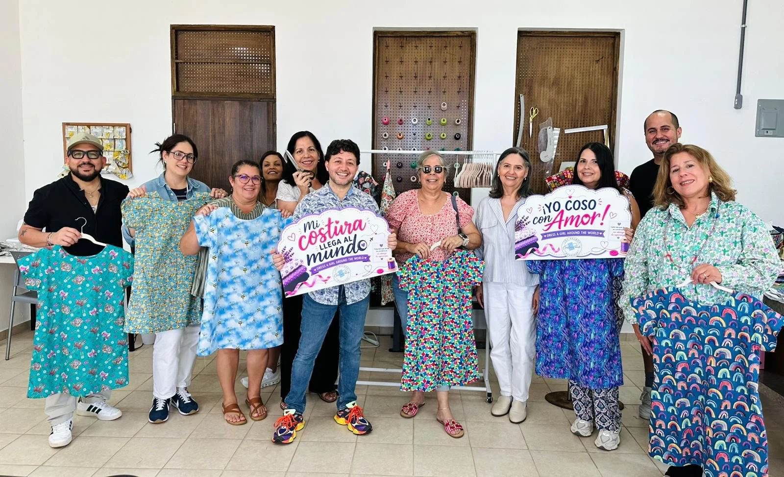 Costureando Workshop se une a Dress a Girl Around The World para llevar esperanza a niñas alrededor del mundo
