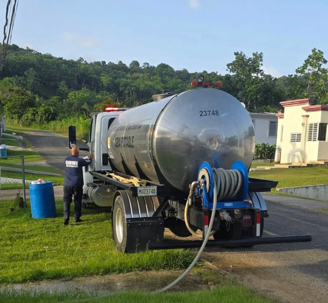 Alcalde de San Sebastián exige acción inmediata ante crisis de agua que mantiene a comunidades por semanas sin servicio