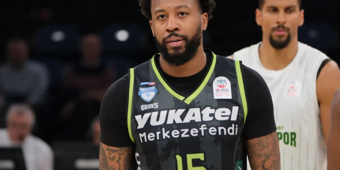 Isaiah Miles sustituye a Rashard Kelly