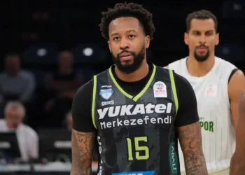 Isaiah Miles sustituye a Rashard Kelly