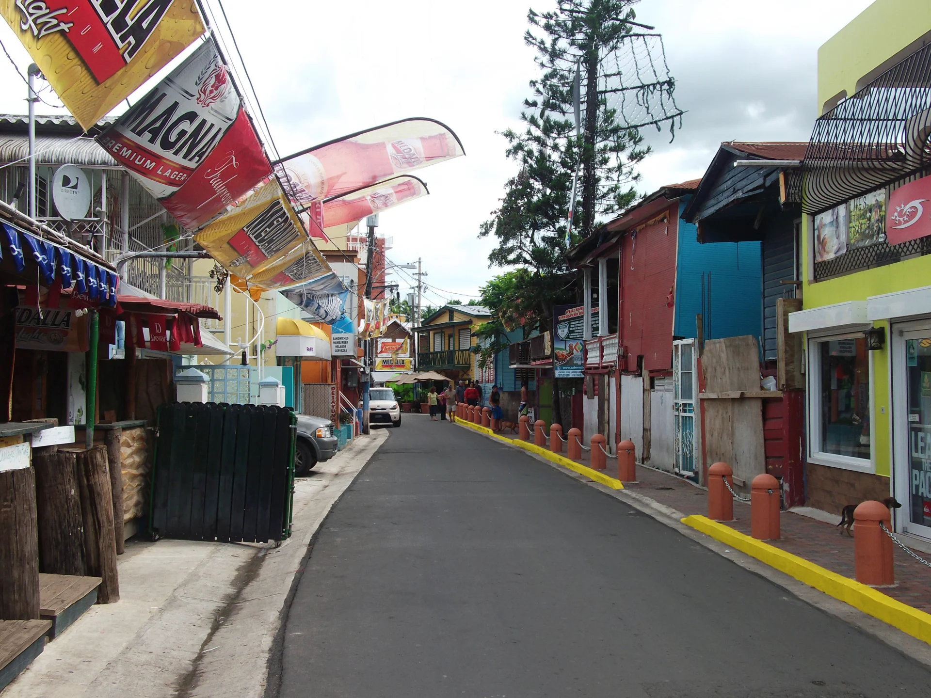 Comerciantes de Boquerón se alistan para recibir a visitantes durante el 4 de julio