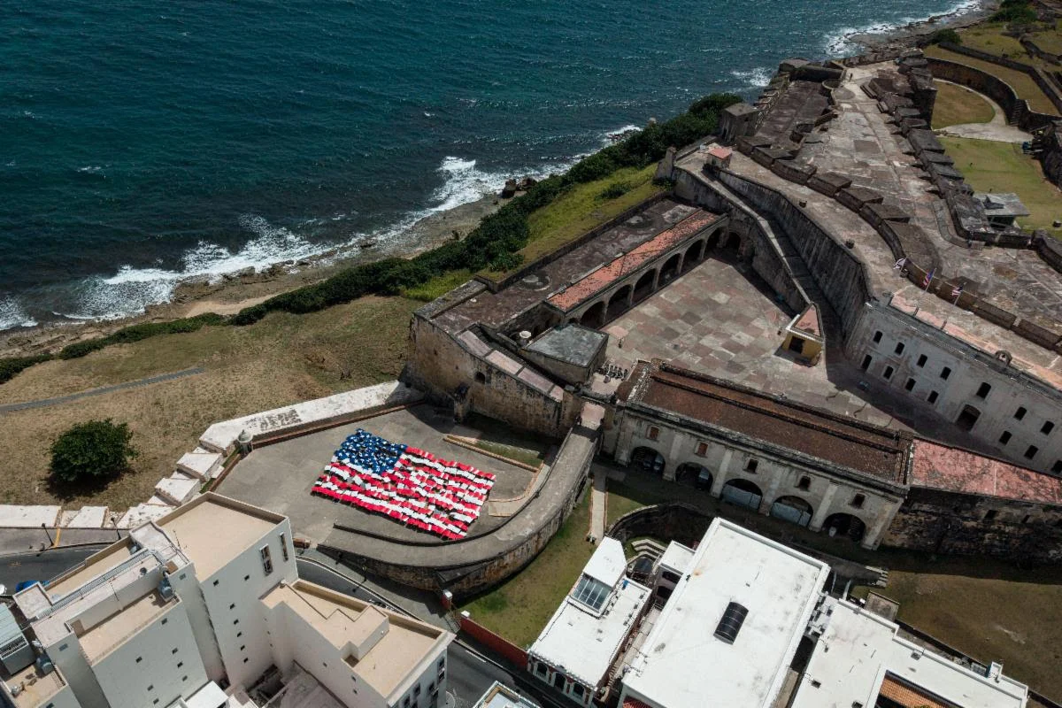 Estudiantes del Departamento de Educación conmemoran los 250 años de los Estados Unidos