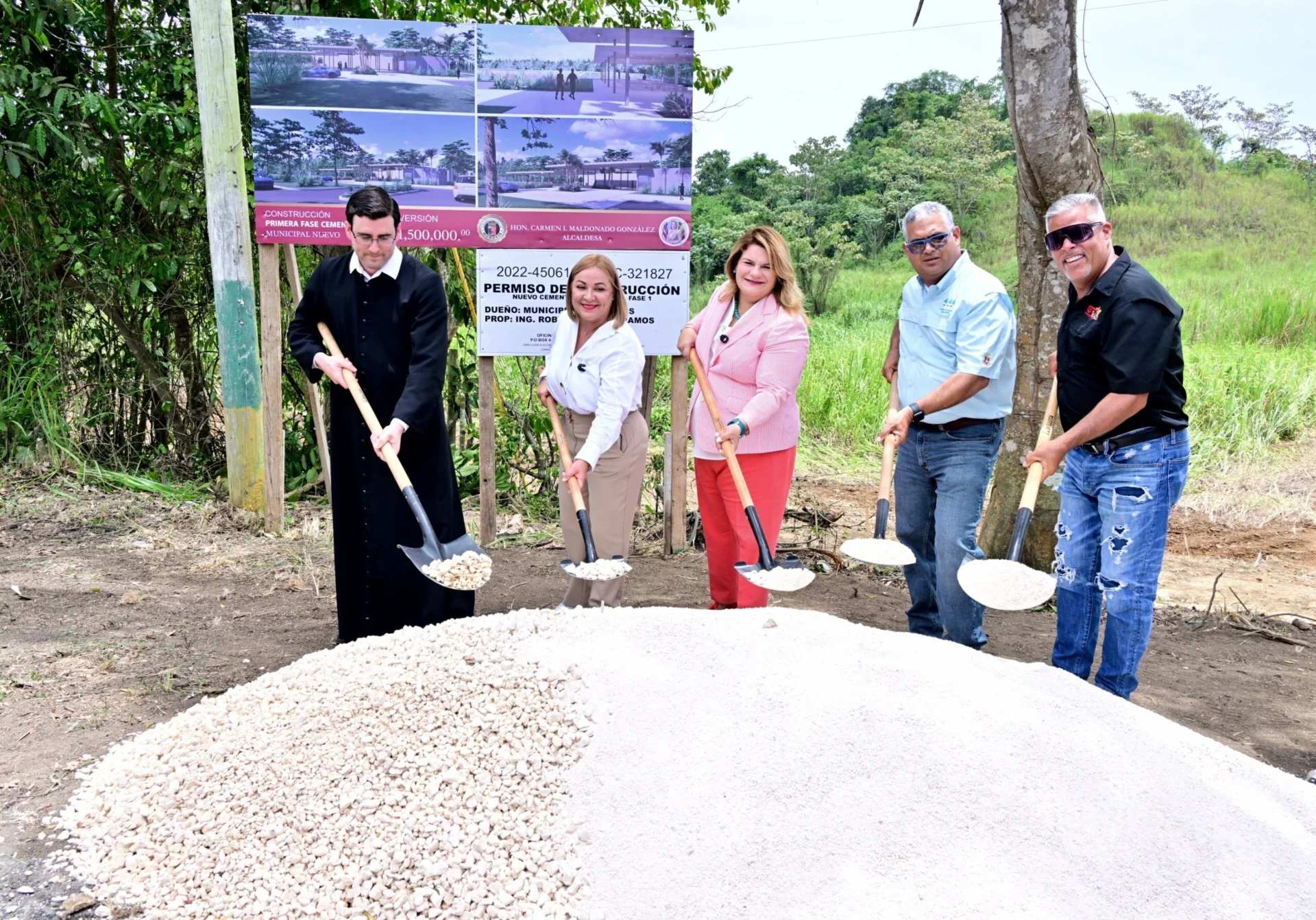 Gobernadora da inicio a construcción del nuevo cementerio municipal de Morovis