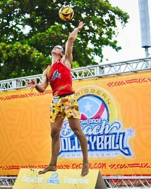 Más de 400 jóvenes atletas convierten al Balneario de Carolina en la capital del voleibol playero del Caribe