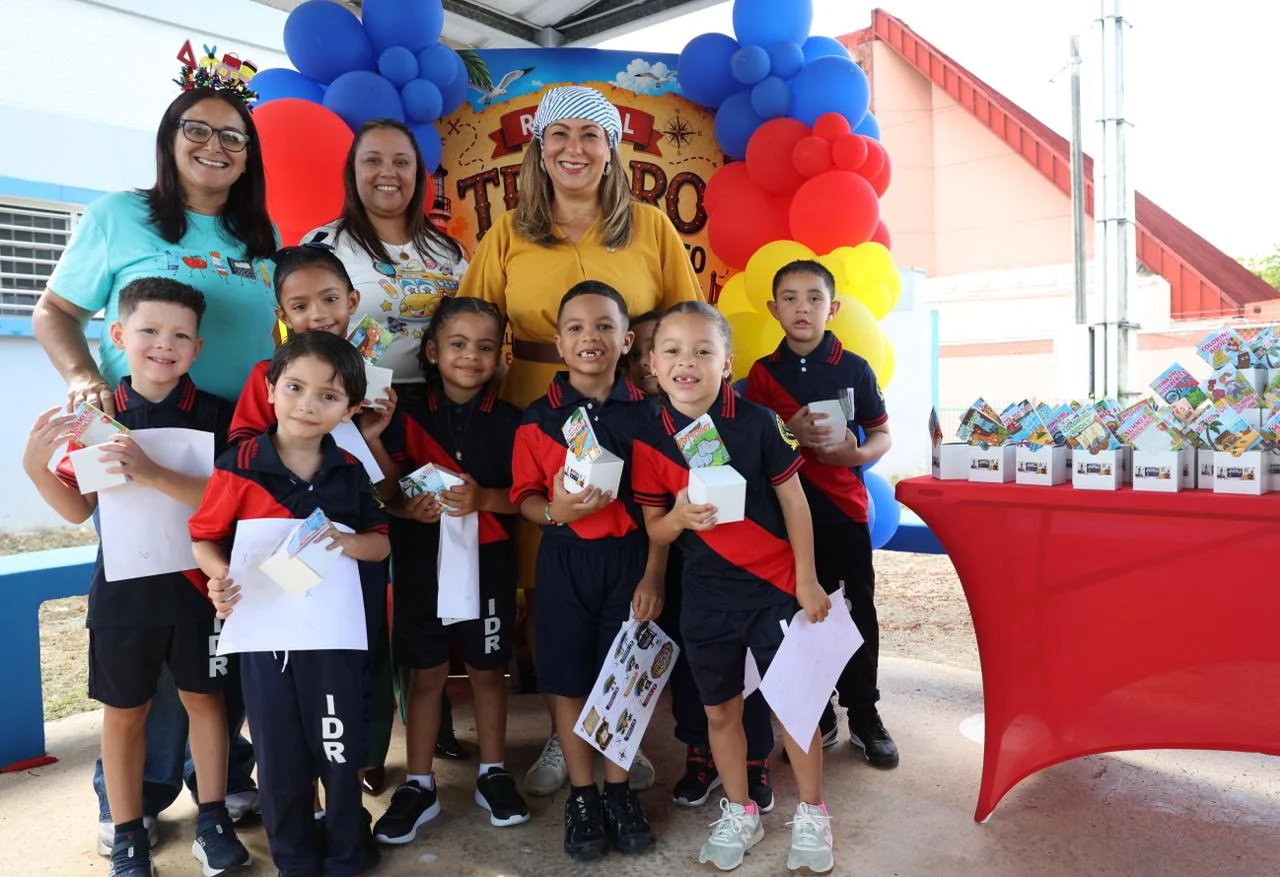 Departamento de la Familia adopta 10 escuelas para apoyar el regreso a clases