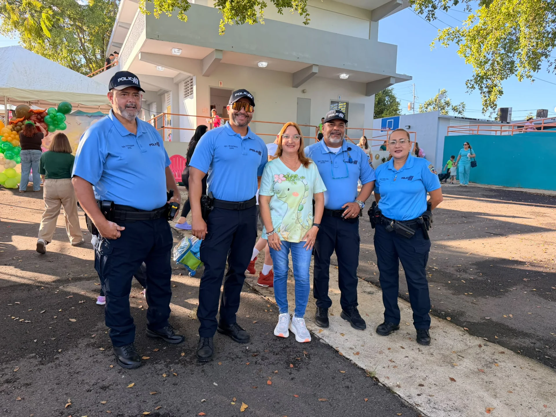 Liga Atlética Policiaca de Mayagüez recibe a estudiantes en escuela de Añasco