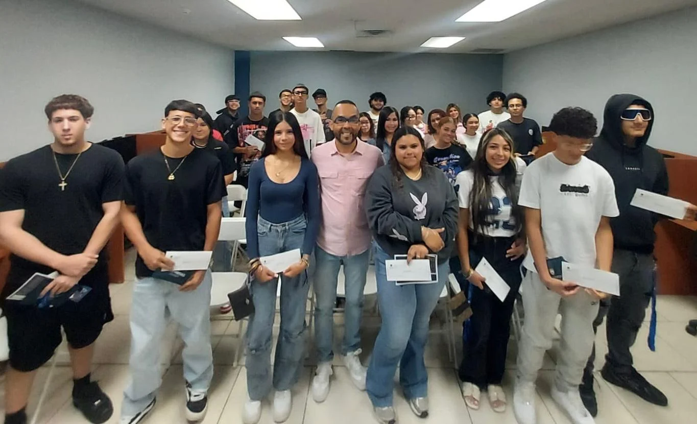 Representante Edgar Robles brinda primera experiencia de empleo a 50 jóvenes de Arecibo y Hatillo
