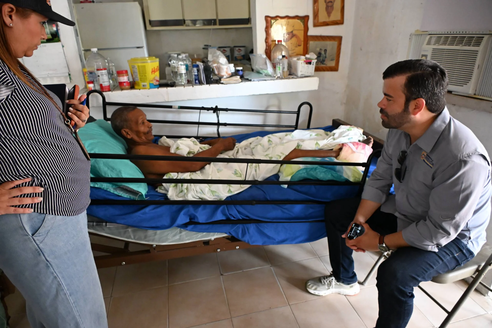 Vivienda y ODSEC llevan agua potable y cisternas a comunidades de Loíza