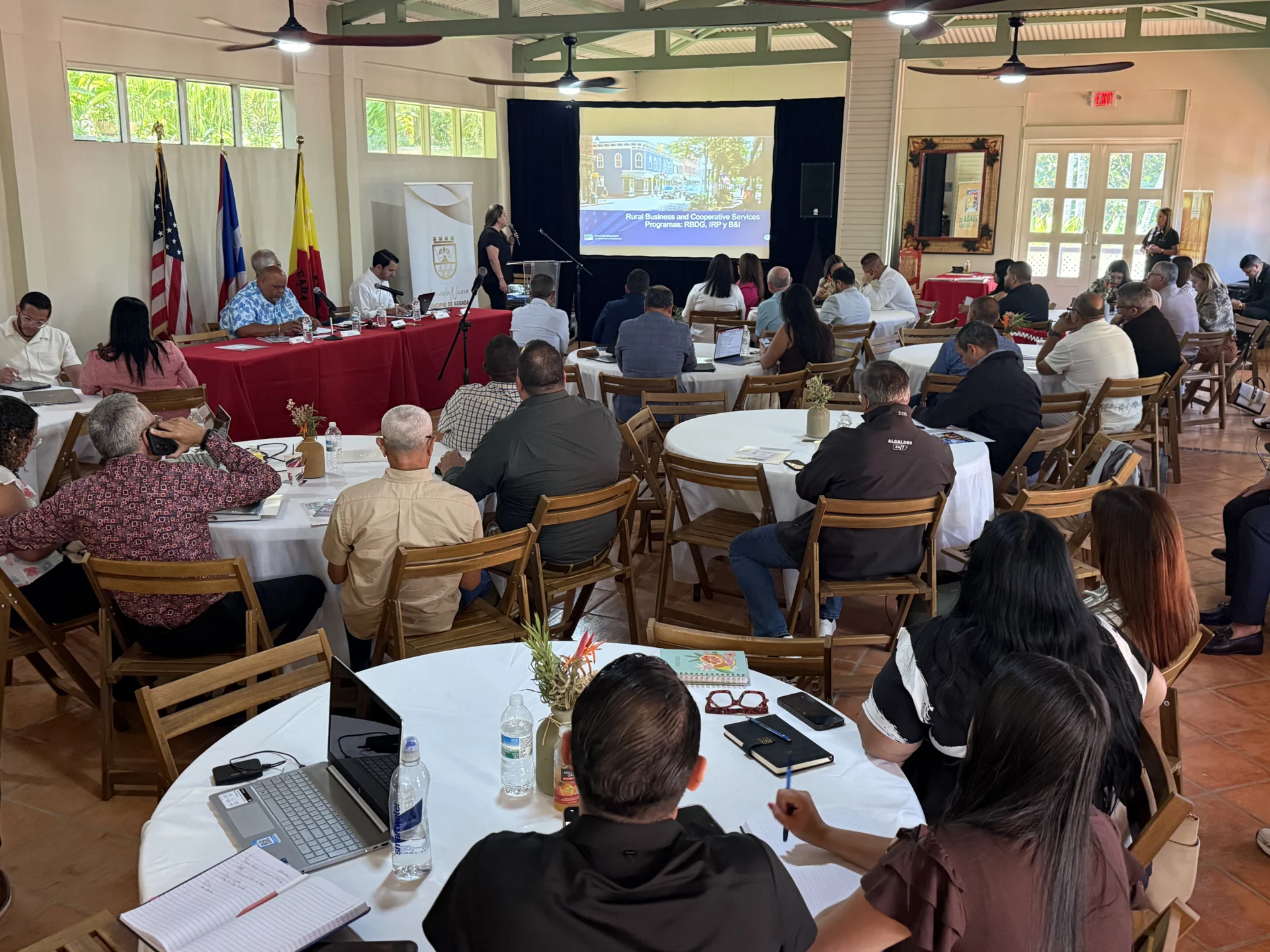 Activa la Asociación de Alcaldes en proyecto Red de Ciudades Amigables de AARP Puerto Rico