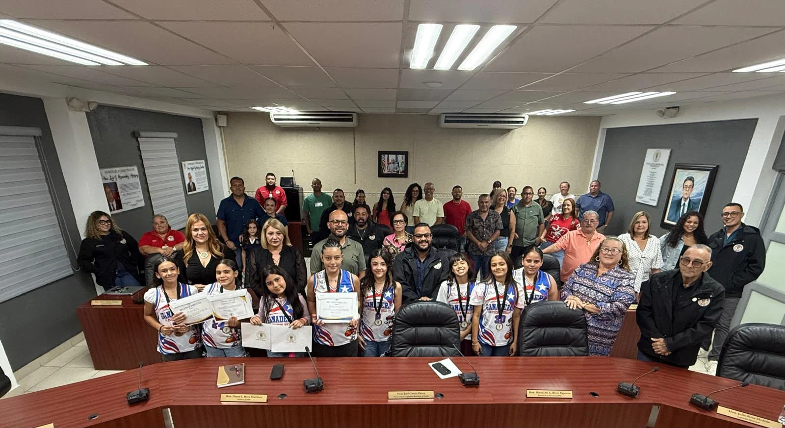 Legislatura Municipal y Alcalde reconocen a las Ganaderas de Puerto Rico 11U por su subcampeonato en Orlando