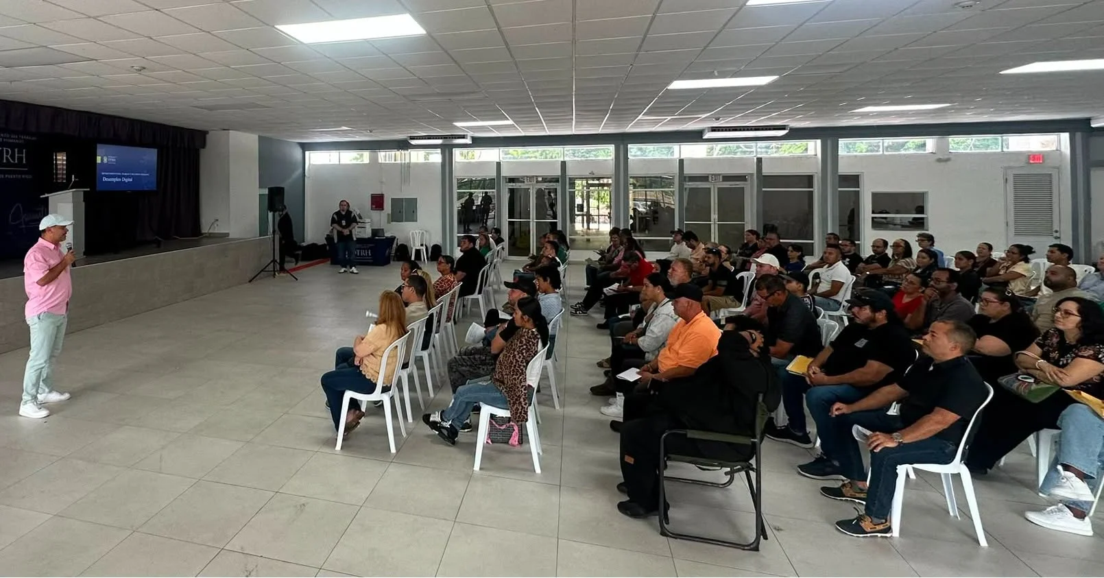 Ceiba orienta a ciudadanos sobre nueva Plataforma Desempleo Digital y promueve oportunidades de empleo para la región noreste